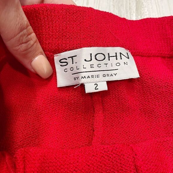 St. John High-Waisted Stretch Pleated Pants - Picture 3 of 5